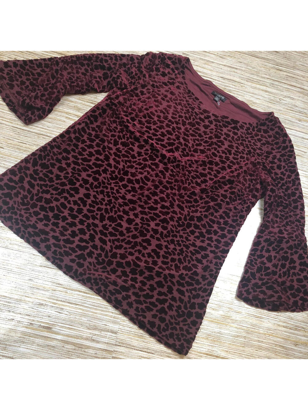 3177 Talbots velvet burnout bell sleeve blouse BURGUNDY sz S petite